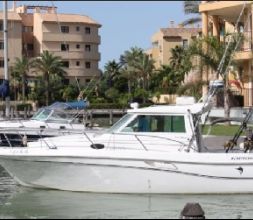 NUESTRO BARCO EN PUERTO PREPARADO