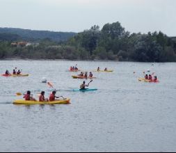 kayac y lago de aventura