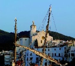 Sant Isidre con la iglesia de Cadaqués 