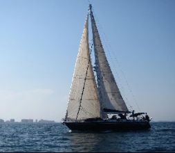 Kalimacharter velero de alquiler