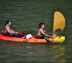 Navegación a vela con piragua