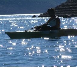 piragua aguas tranquilas