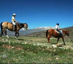 Rutas a caballo por el lago de Montcortes