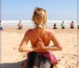 BERRIA SURF SCHOOL- YOGA.