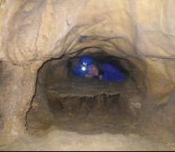 Espeleología en la Cueva del Alda
