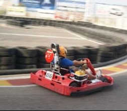 Disfruta de las carreras de karts