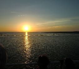 Paseos en barco y ver la puesta de sol