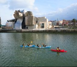 paseando por la ria de bilbao