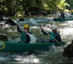 Descensos en canoa por el río Narcea