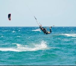 Aprender kitesurf en Miami Platja